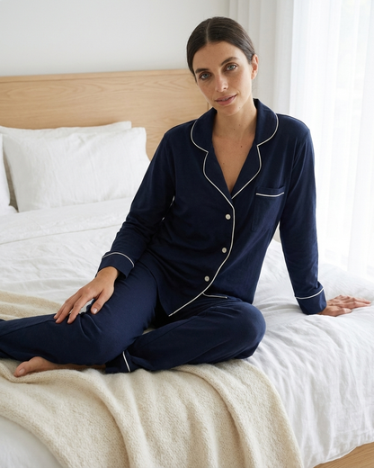 Relaxed Long Set in Ocean